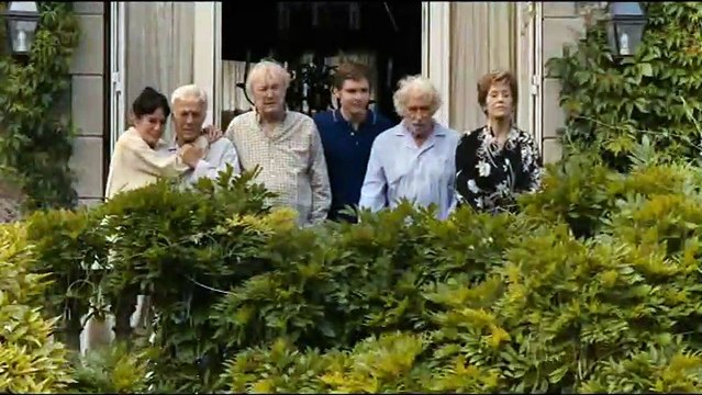 ¿Y si vivimos todos juntos? Tráiler