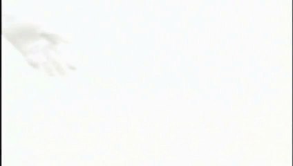 A dos metros bajo tierra Teaser