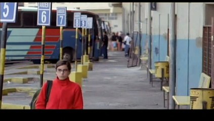 Qué tan lejos Tráiler