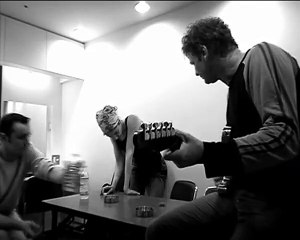 Ne change rien Tráiler VO