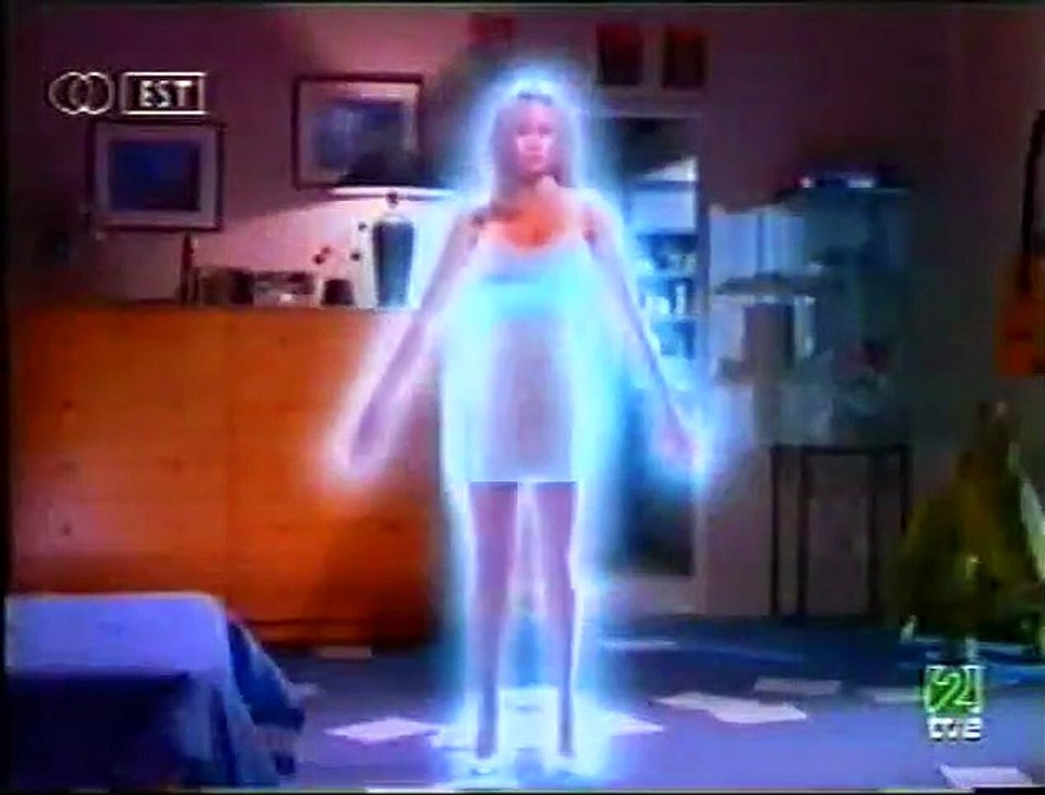 Una chica explosiva Clip