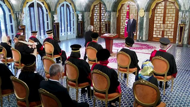 الرئيس التونسي يعيّن مجلسا أعلى موقتا للقضاء