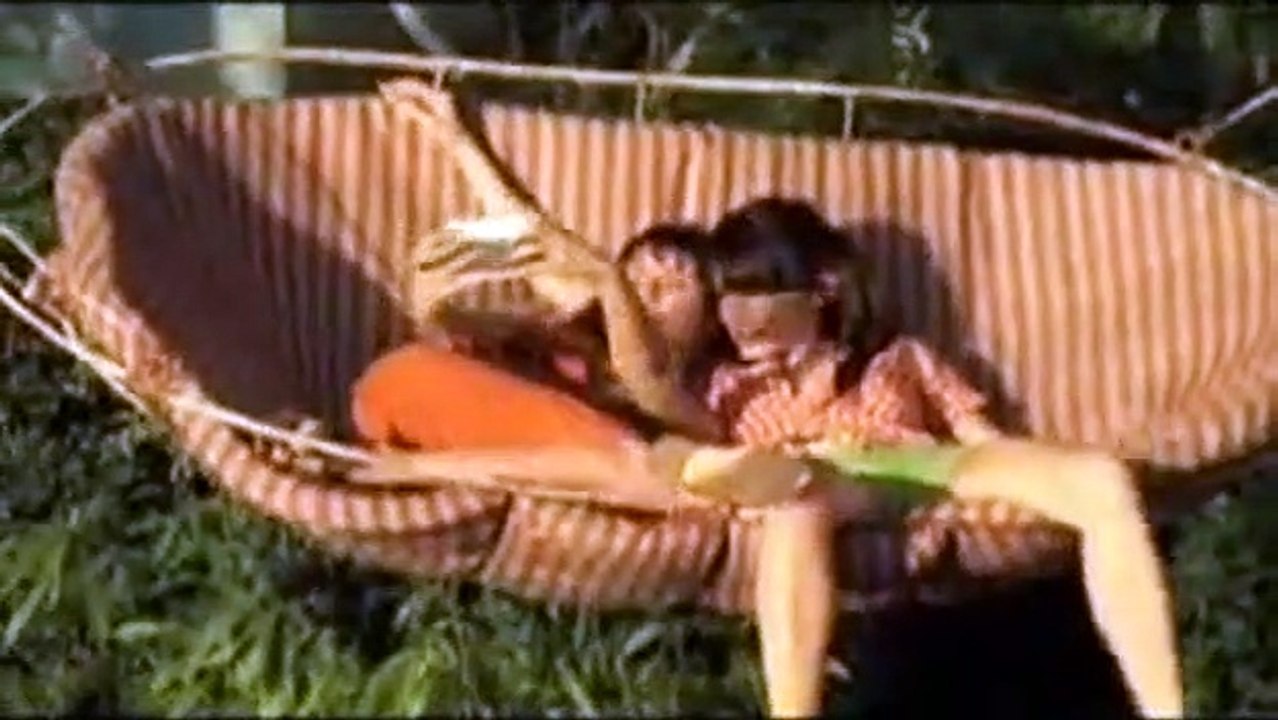 Hermanas Tráiler
