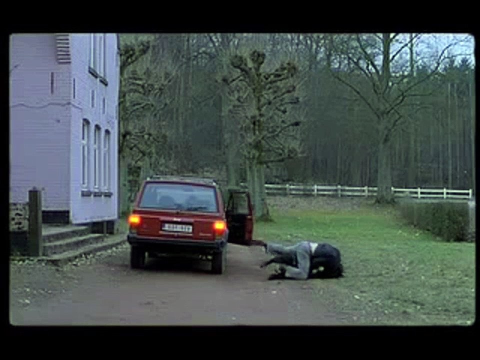 Propriedade Privada Trailer Original