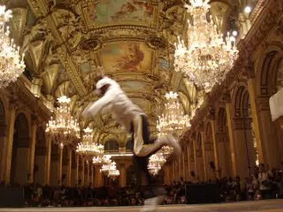 " juste debout "