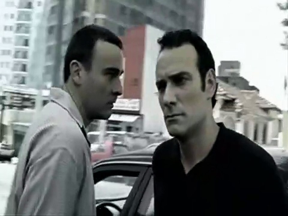 El invasor Tráiler VO