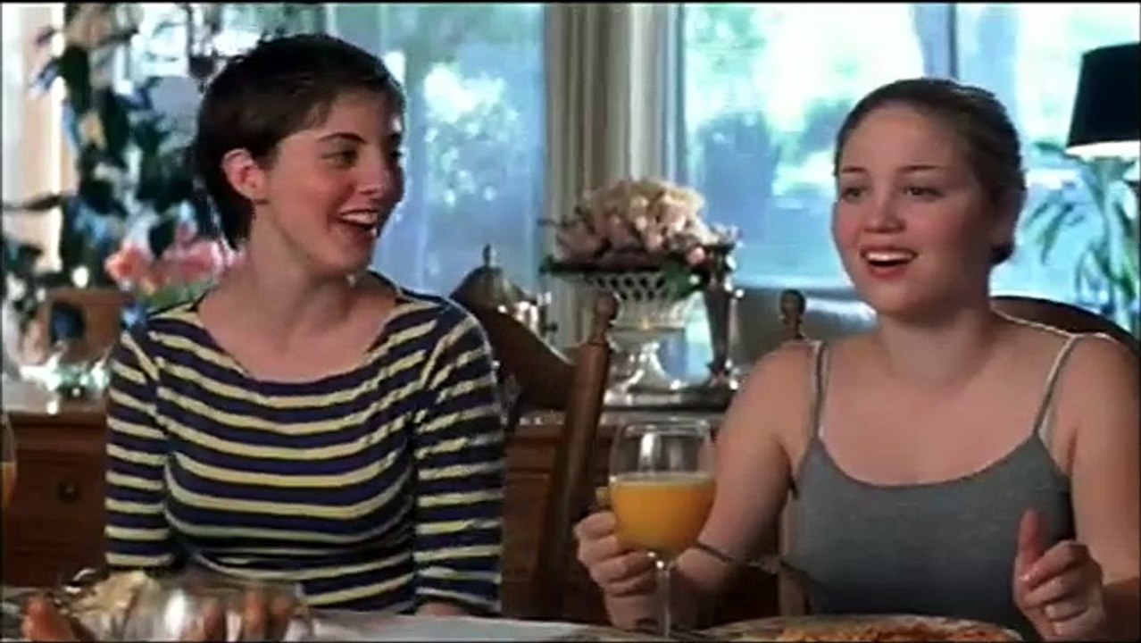 Amigas a la fuerza Tráiler VO