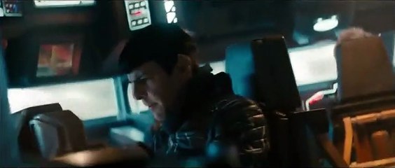 Além da Escuridão - Star Trek clip (3) Original