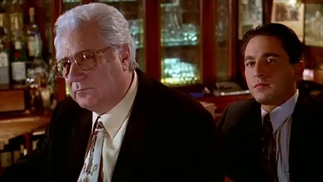 Mickey Olhos Azuis Trailer Original