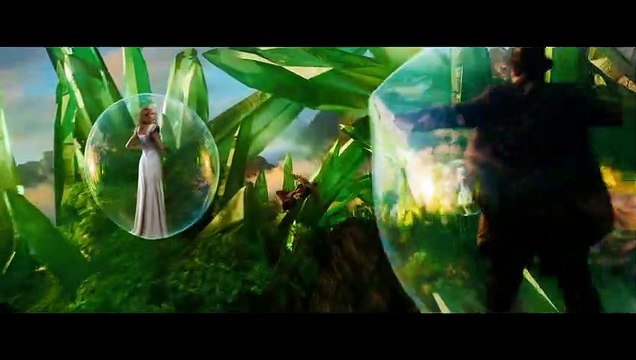 Oz: Un mundo de fantasía Clip