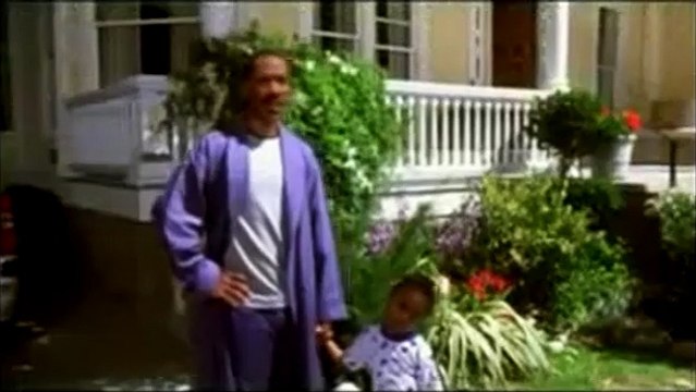 Papá canguro Tráiler