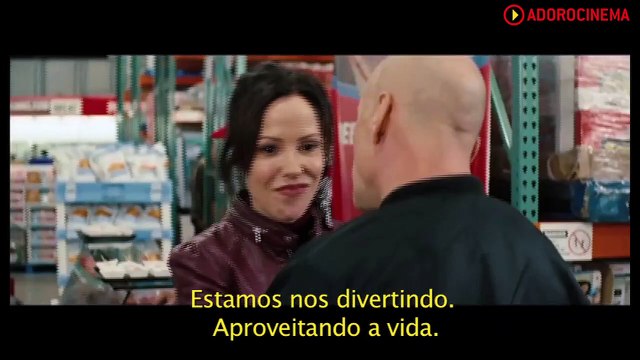 Bruce Willis e Helen Mirren falam sobre a diversão de fazer RED 2