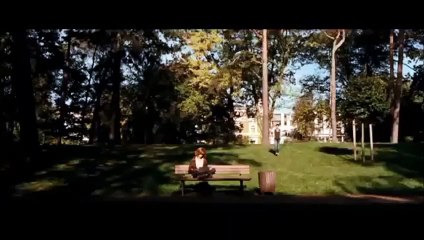 A Garota das Nove Perucas Trailer Legendado