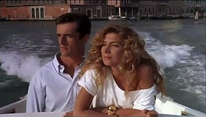 Uma Estranha Passagem em Veneza Trailer Original