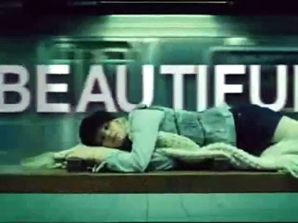 Una chica fuera de serie Tráiler VO