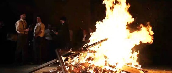 Un Dios prohibido Tráiler