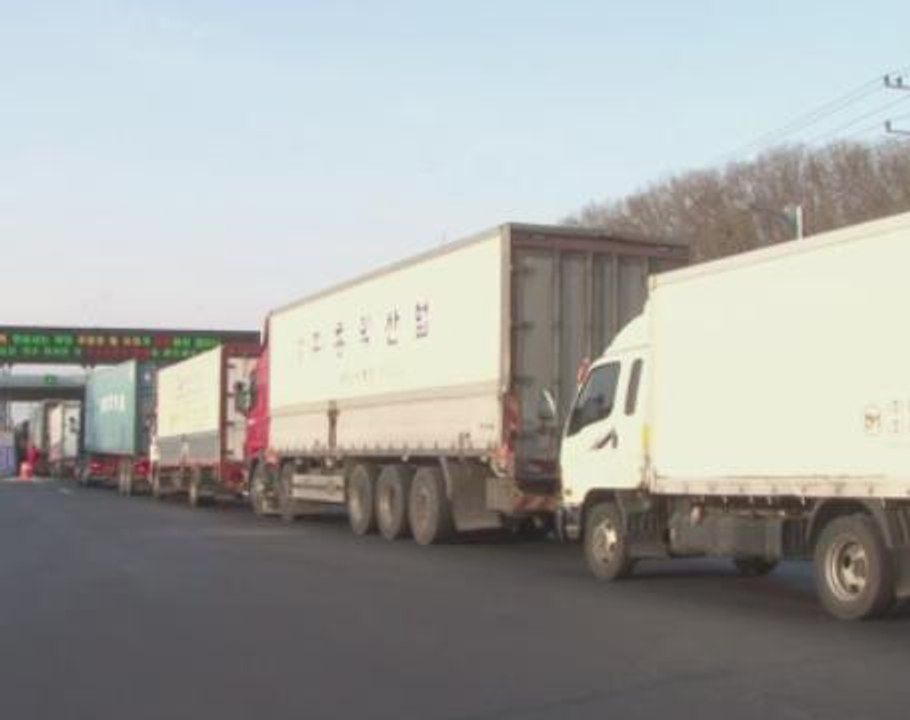 North Korea expels South Koreans from joint industrial zone