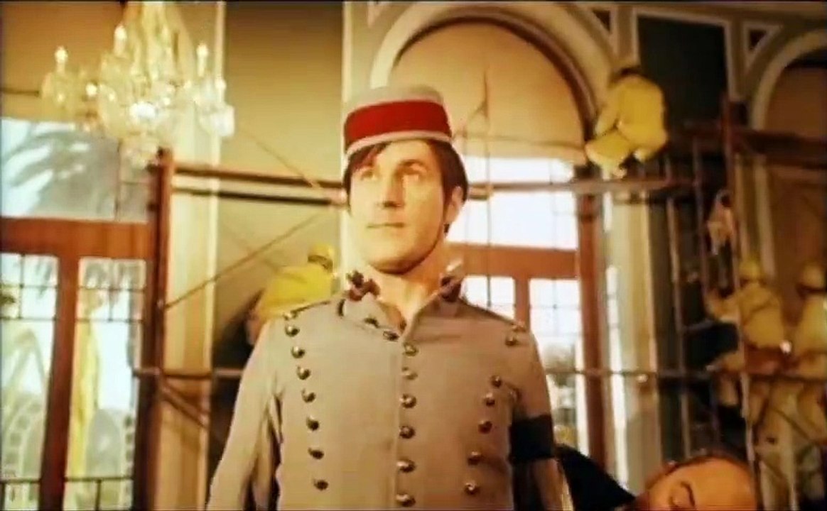 Palace Tráiler