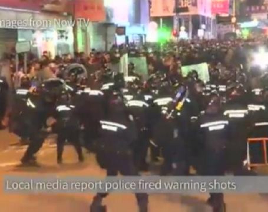 Violent street clashes erupt in Hong Kong