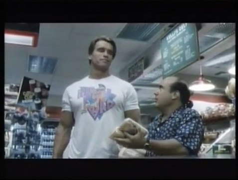 Los gemelos golpean dos veces Tráiler VO