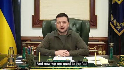 Tải video: Discurso de Volodimir Zelenski tras el 12º día de guerra entre Rusia y Ucrania