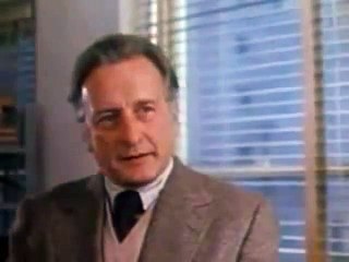 Al final de la escalera Tráiler VO