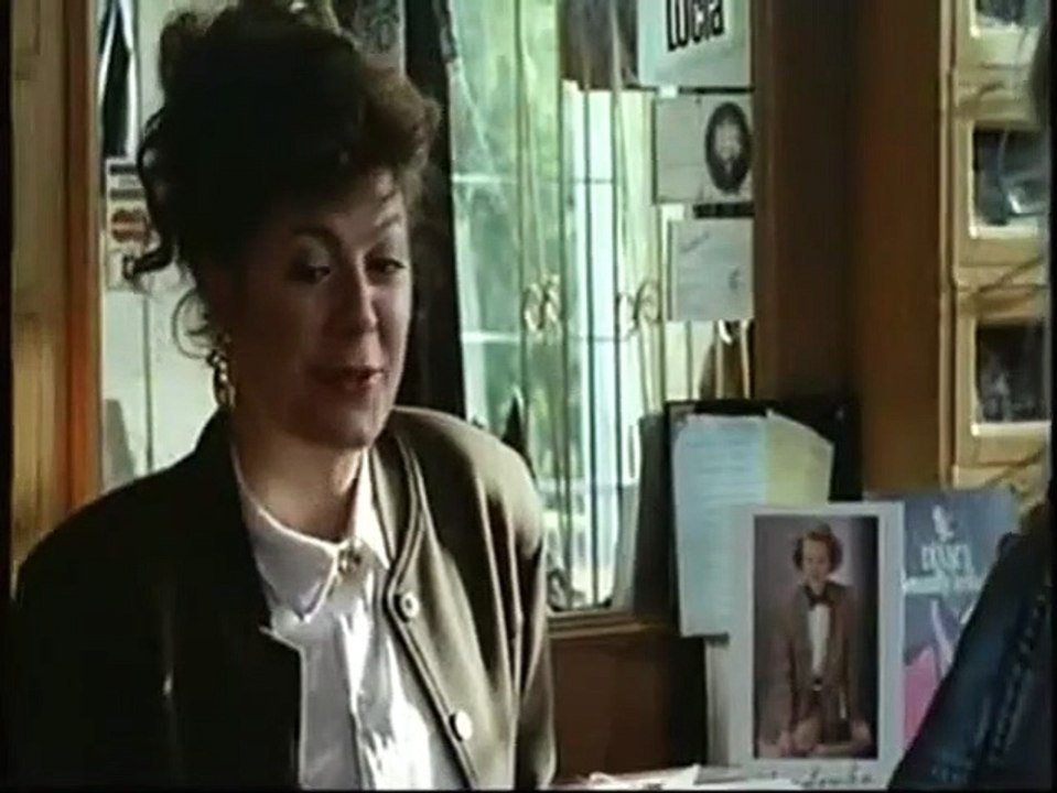 Lloviendo piedras Tráiler VO