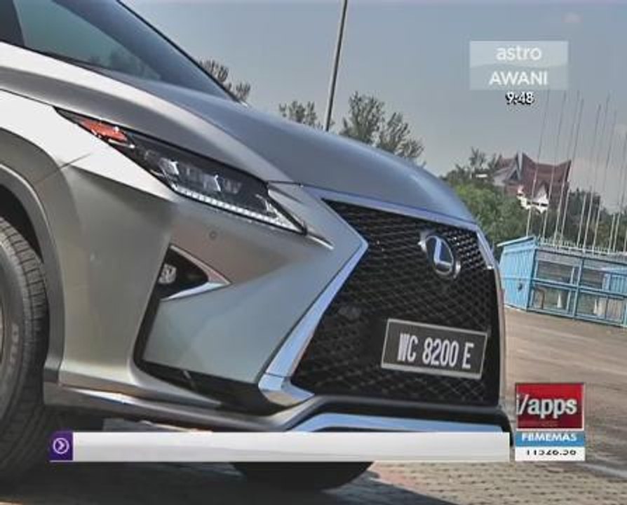 Crazy lines make for a beautiful car. The Lexus RX 200t F-Sport