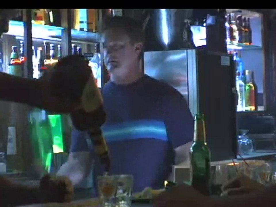 Young, Single & Angry Tráiler VO