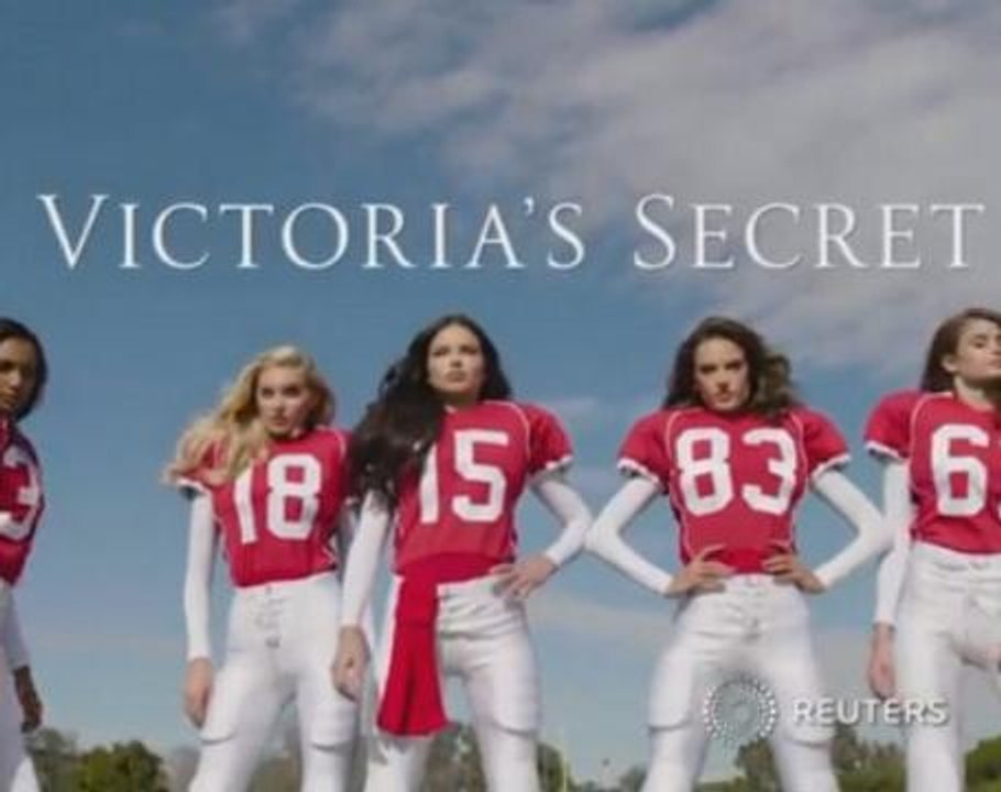 Victoria's Secret models play ball