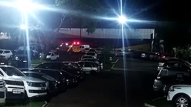 Socorristas foram acionados para atender vítima de lesão física em jogo de futebol