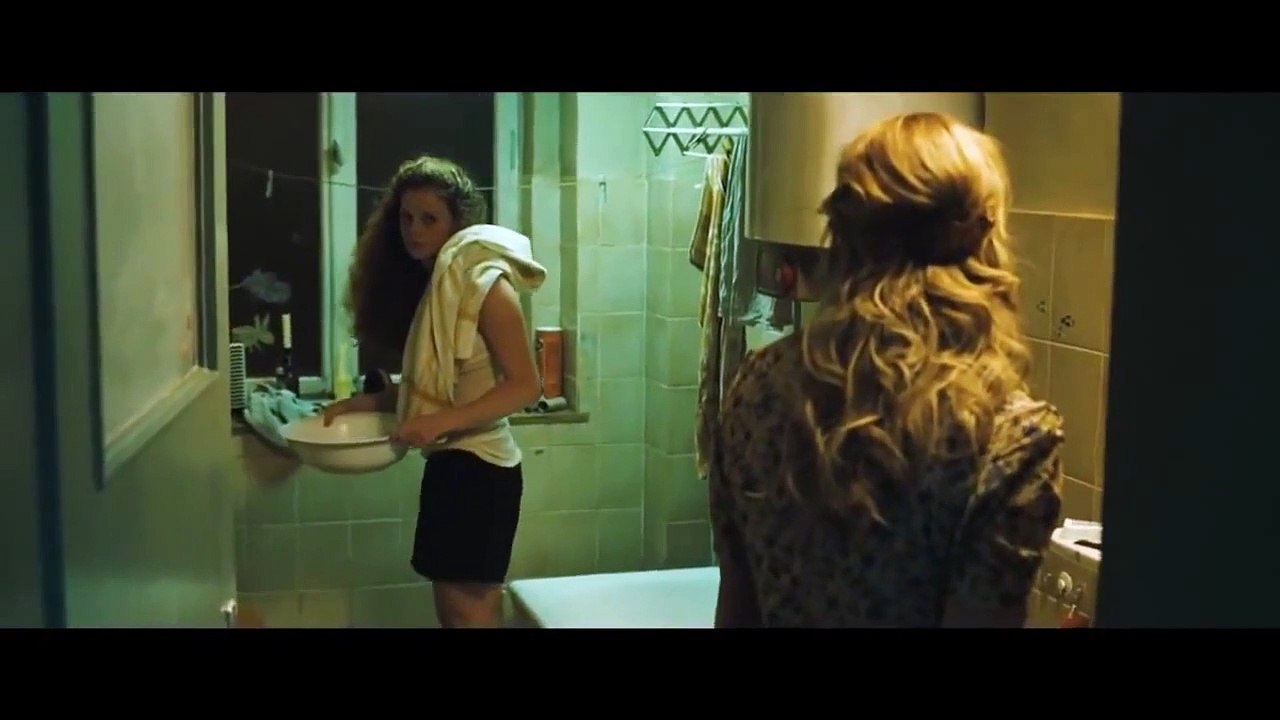 Al otro lado del muro Tráiler (2) VO