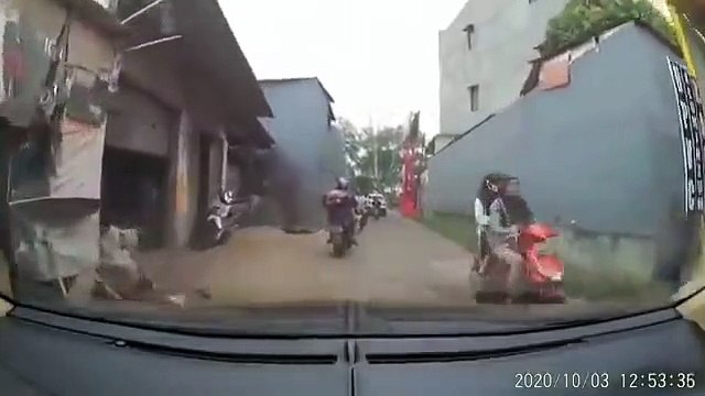 Terekam Media Kamera, Dashcam Kamera Mobil di Jalan Eps.3592
