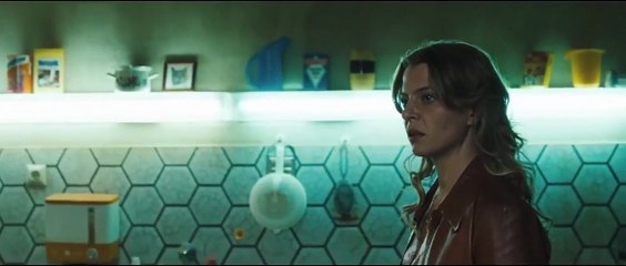 Al otro lado del muro Tráiler