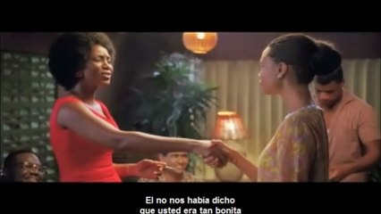 Medio sol amarillo Tráiler VO