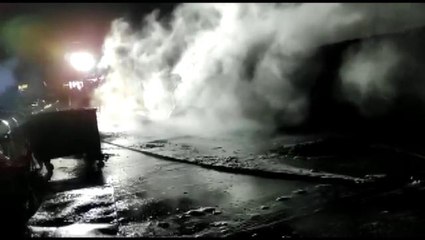 Silivri'de balıkçı barakalarında yangın: 12 baraka küle döndü