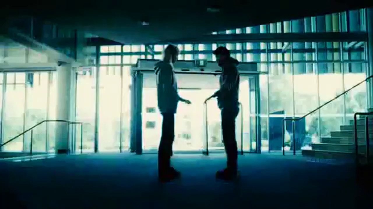 Wasted on the Young Tráiler VO