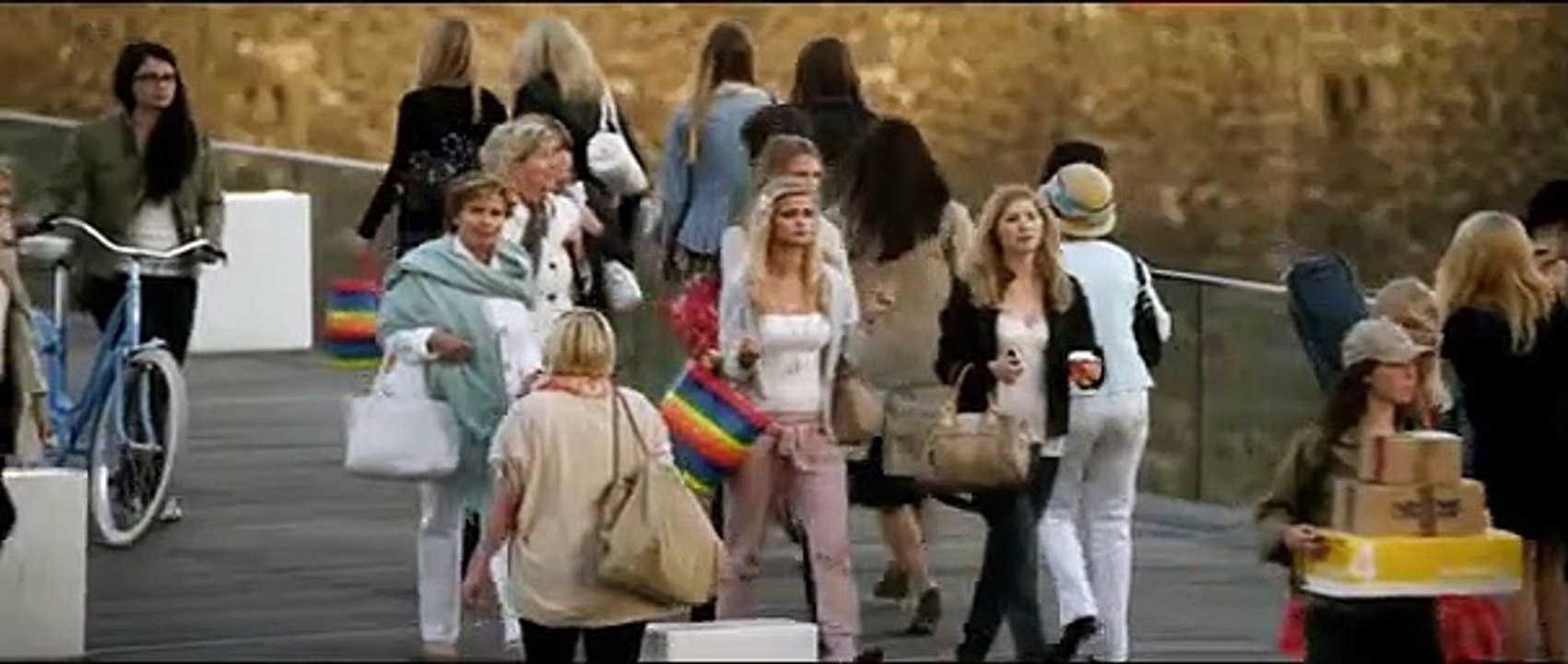 Unter Frauen Tráiler VO