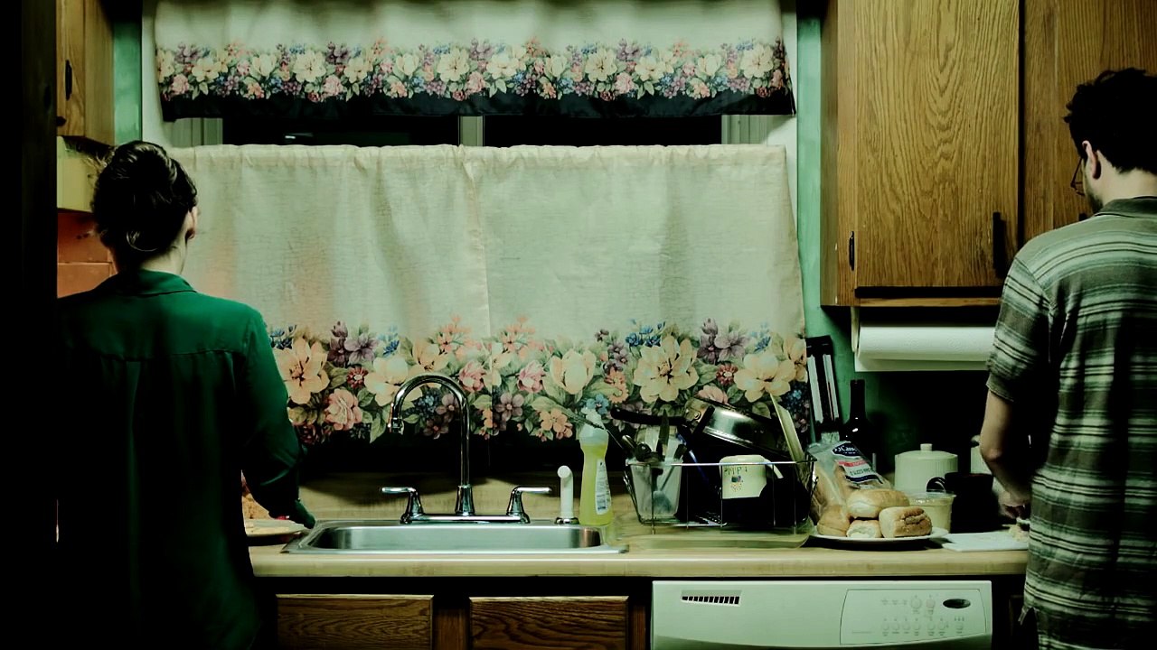 Alienated Tráiler VO