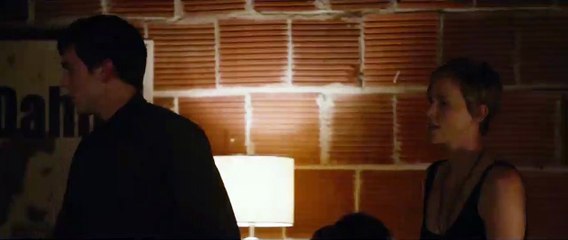 Lugares Escuros Clipe Original