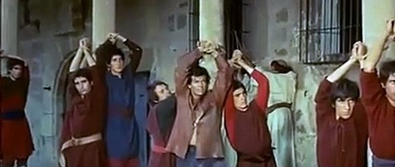 Los cien caballeros Tráiler VO