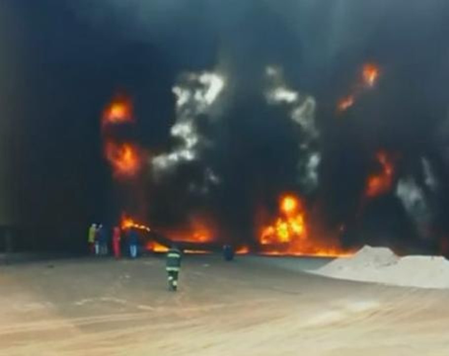 Fires rage at Libyan oil terminal after DAESH a...