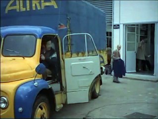 As Aventuras de M. Hulot no Tráfego Louco Trailer Original