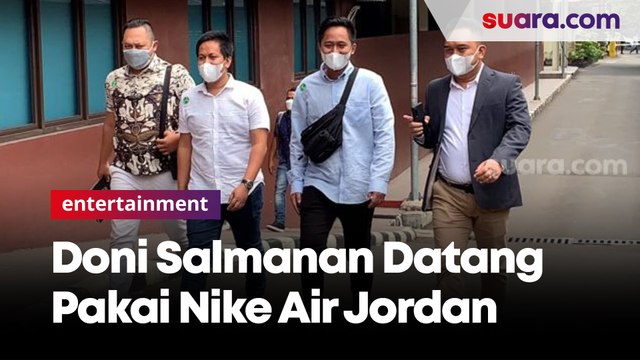 Tiba di Bareskrim Polri, Doni Salmanan datang pakai Nike Air Jordan