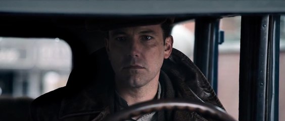 Vivir de noche Tráiler