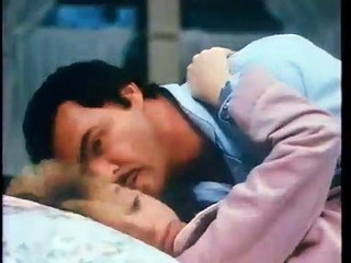 Amigos Muito Íntimos Trailer Original