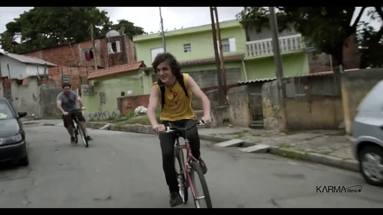 Madre sólo hay una Tráiler VO