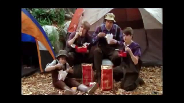 Mi vida entre chicos Tráiler VO