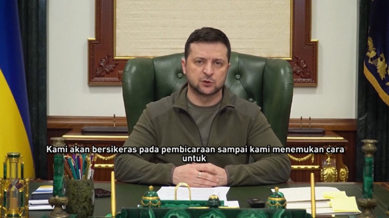 Presiden Ukraina Tegaskan akan Tetap Tinggal di Kyiv untuk Menangkan Perang Patriotik