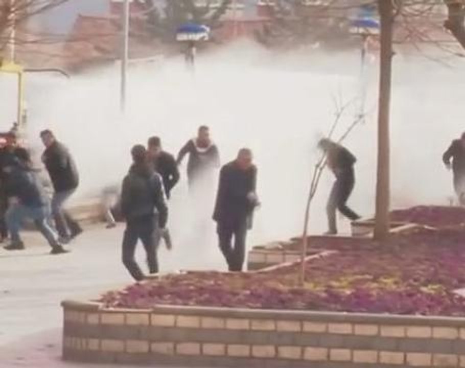 Riot police unleash tear gas to disperse Kurdish protesters